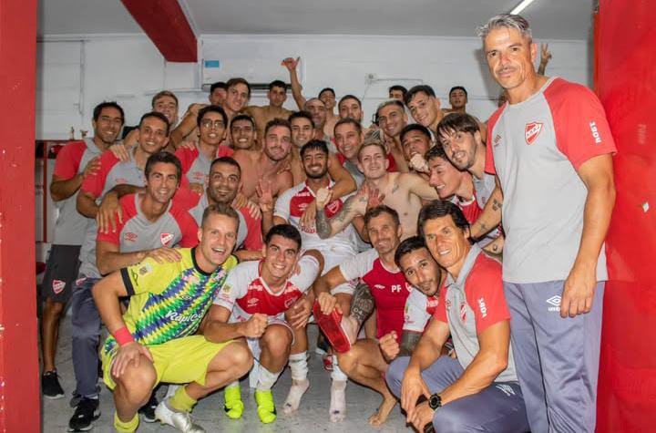 EL “PUPI” ERRÓ UN PENAL, PERO ARGENTINOS GANÓ Y ES PUNTERO DE LA ZONA “A”